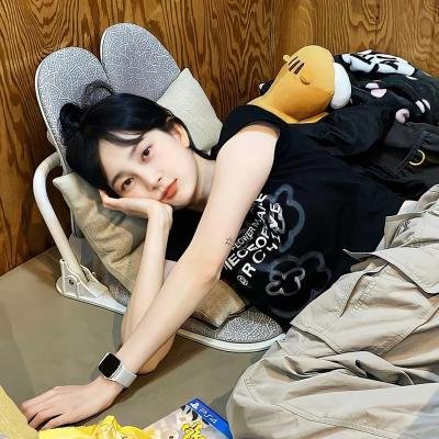 比基尼琼斯和爱的圣殿